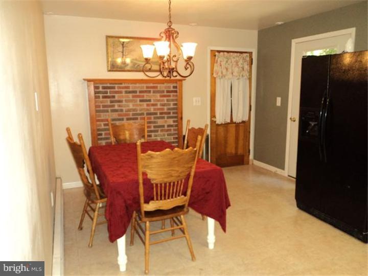 440 Whig Lane Road Pilesgrove, NJ 08098 - Photo 4 of 18 Kitchen