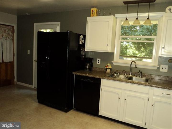 440 Whig Lane Road Pilesgrove, NJ 08098 - Photo 5 of 18 Kitchen