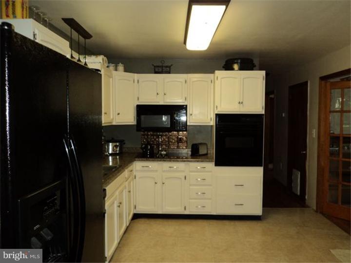 440 Whig Lane Road Pilesgrove, NJ 08098 - Photo 6 of 18 Kitchen