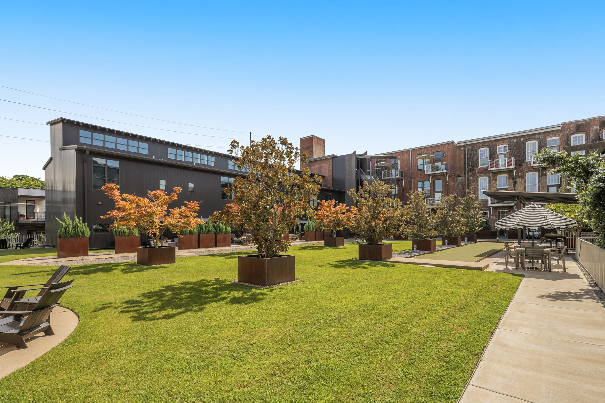 1400 Rosa L Parks Boulevard, Unit 211 Nashville, TN 37208 - Photo 18 of 36 a view of a house with swimming pool