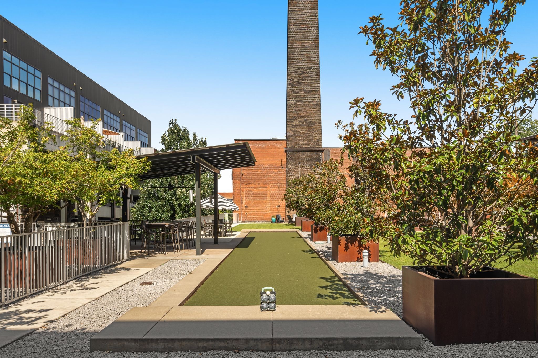 1400 Rosa L Parks Boulevard, Unit 211 Nashville, TN 37208 - Photo 21 of 36 a view of a tennis court