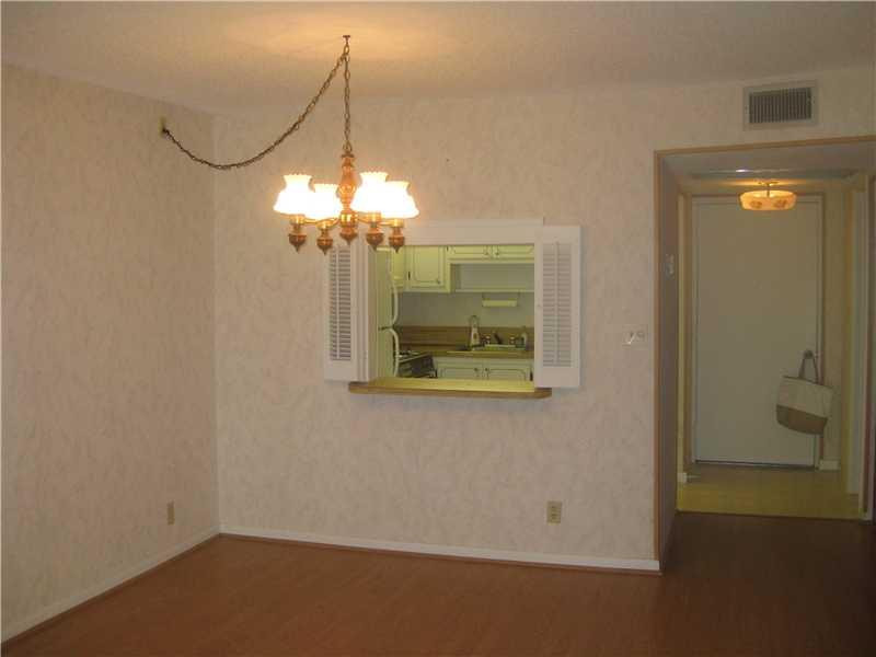 9233 Southwest 8th Street, Unit 118 Boca Raton, FL 33428 - Photo 12 of 12 Dining Room