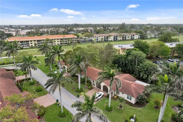 $289,900 | 1094 Forest Lakes Drive, Naples, FL 34105