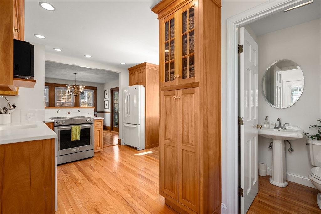 85 Sunset Road Arlington, MA 02474 - Photo 12 of 39 Gallery Image 12