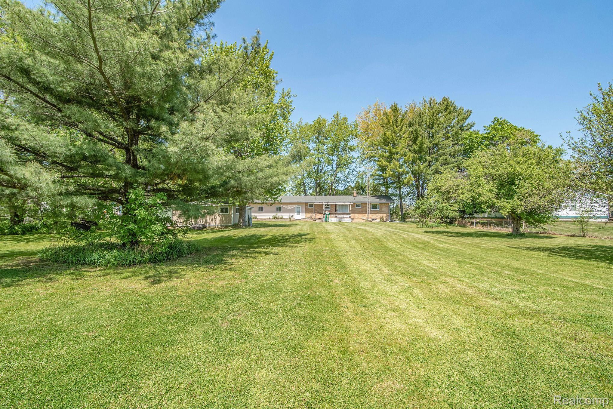7485 Beecher Road Flint, MI 48532 - Photo 19 of 22 DSC_3825.jpg