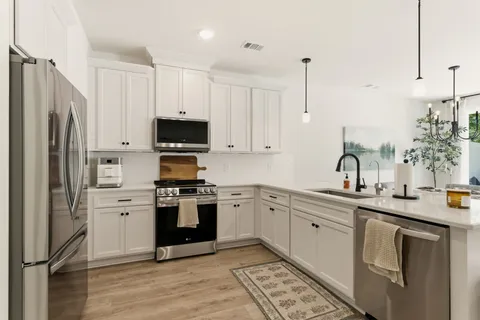 $469,900 | 6006 Mill Tree Court, Nashville, TN 37221