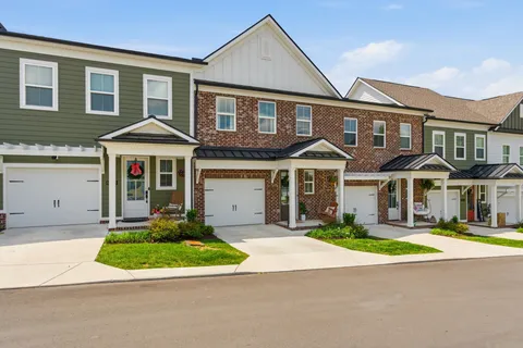 $469,900 | 6006 Mill Tree Court, Nashville, TN 37221