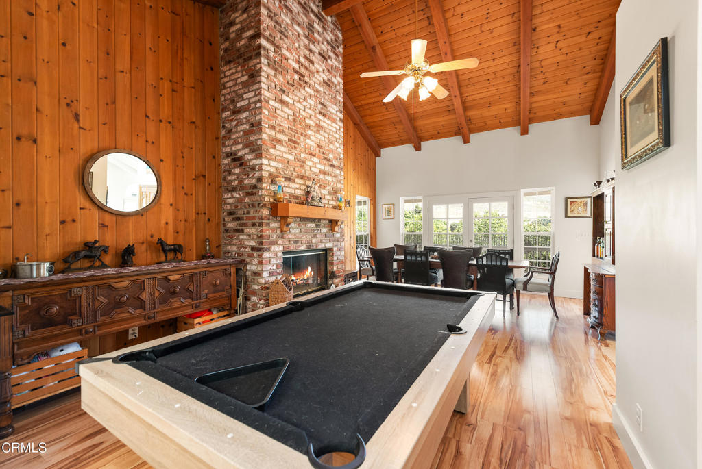 4850 North Moorpark Road Thousand Oaks, CA 91360 - Photo 16 of 54 a view of a living room and a kitchen