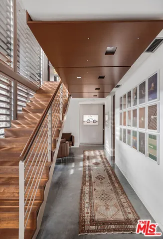 $40,000 | 717 Greentree Road, Pacific Palisades, CA 90272