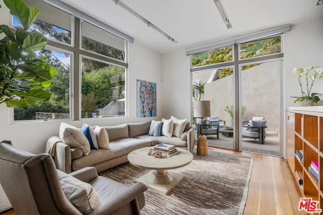 $40,000 | 717 Greentree Road, Pacific Palisades, CA 90272