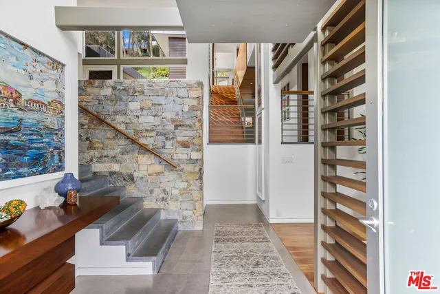 $40,000 | 717 Greentree Road, Pacific Palisades, CA 90272