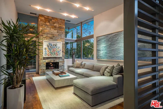 $40,000 | 717 Greentree Road, Pacific Palisades, CA 90272