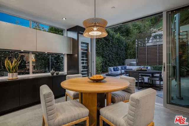 $40,000 | 717 Greentree Road, Pacific Palisades, CA 90272