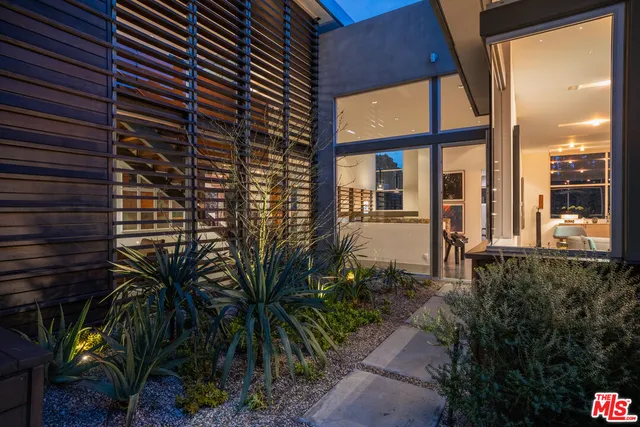 $40,000 | 717 Greentree Road, Pacific Palisades, CA 90272