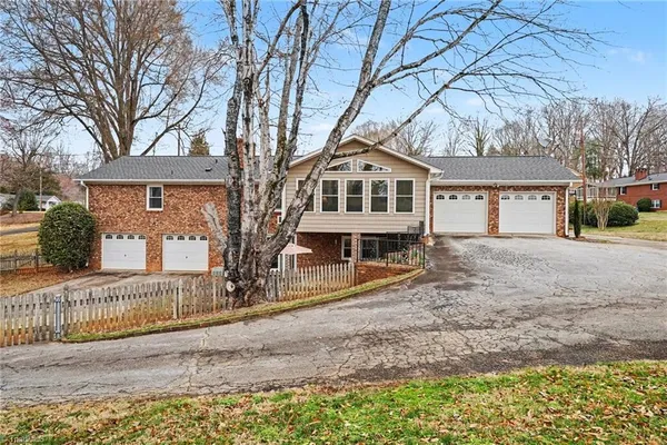 $449,000 | 5585 Kane Drive, Pfafftown, NC 27040