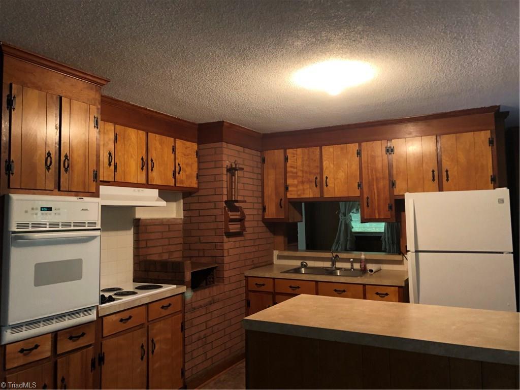 216 Queens Road Lexington, NC 27292 - Photo 5 of 17 Gallery Image 5
