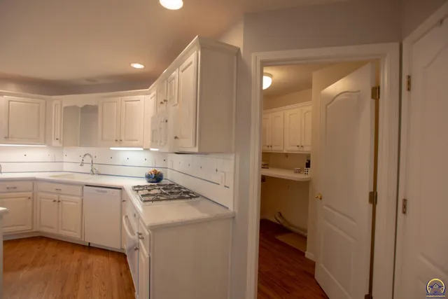 $360,000 | 6247 Southwest 40th Court, Topeka, KS 66610