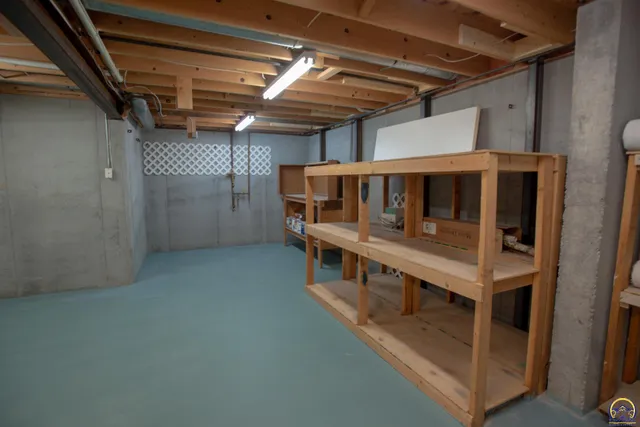 $360,000 | 6247 Southwest 40th Court, Topeka, KS 66610