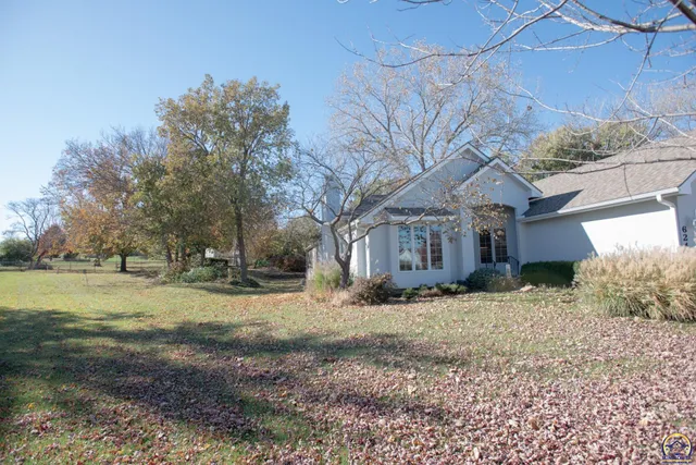 $360,000 | 6247 Southwest 40th Court, Topeka, KS 66610