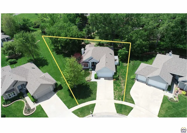 $360,000 | 6247 Southwest 40th Court, Topeka, KS 66610