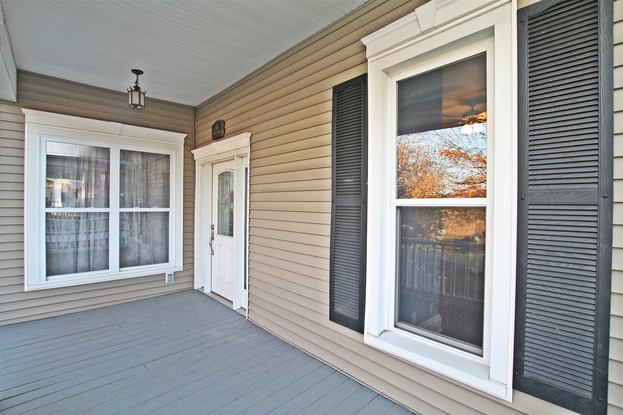 317 North Main Street Springfield, TN 37172 - Photo 2 of 30 a view of an entryway of the house