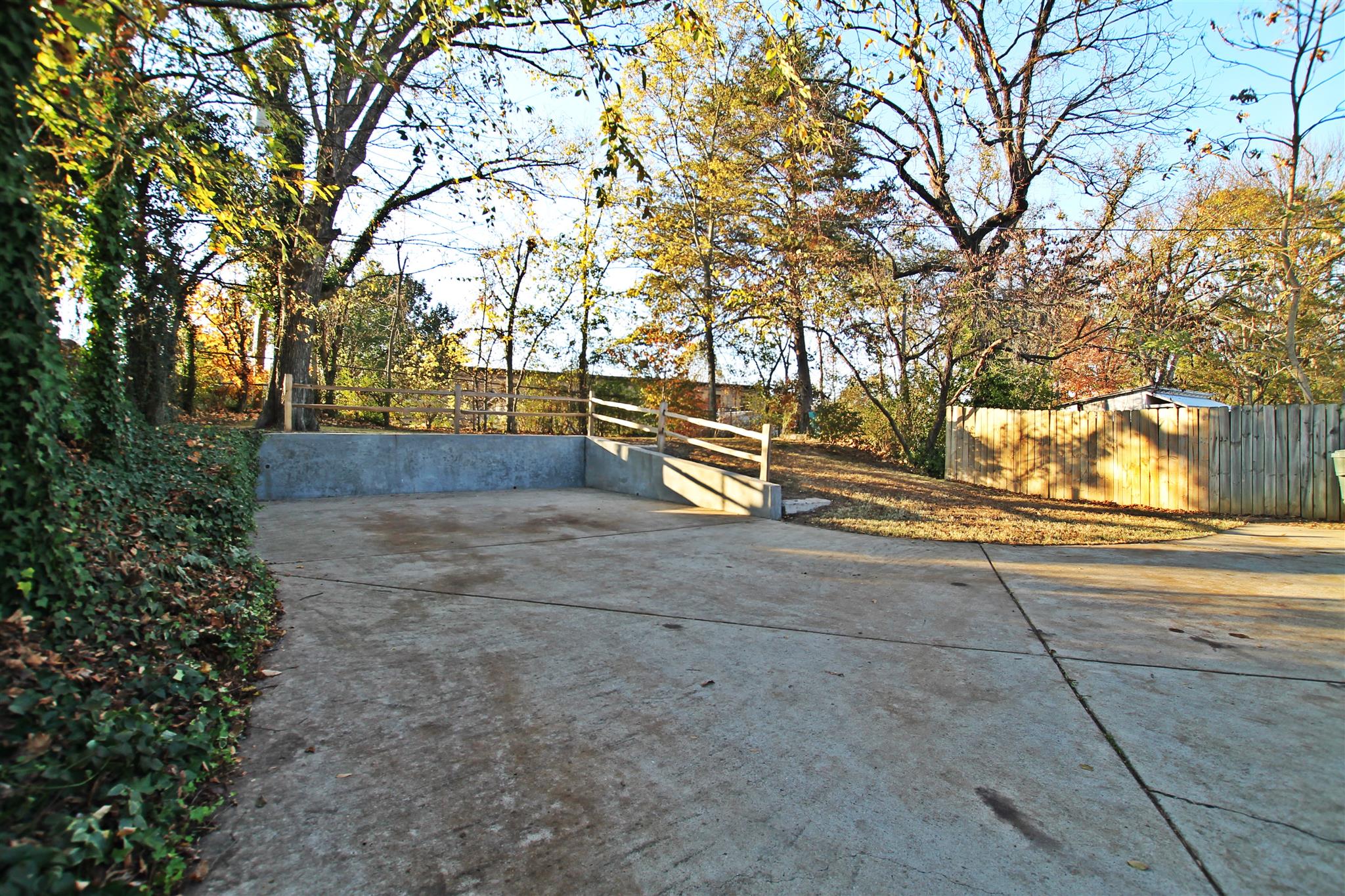 317 North Main Street Springfield, TN 37172 - Photo 29 of 30 a view of backyard and tree