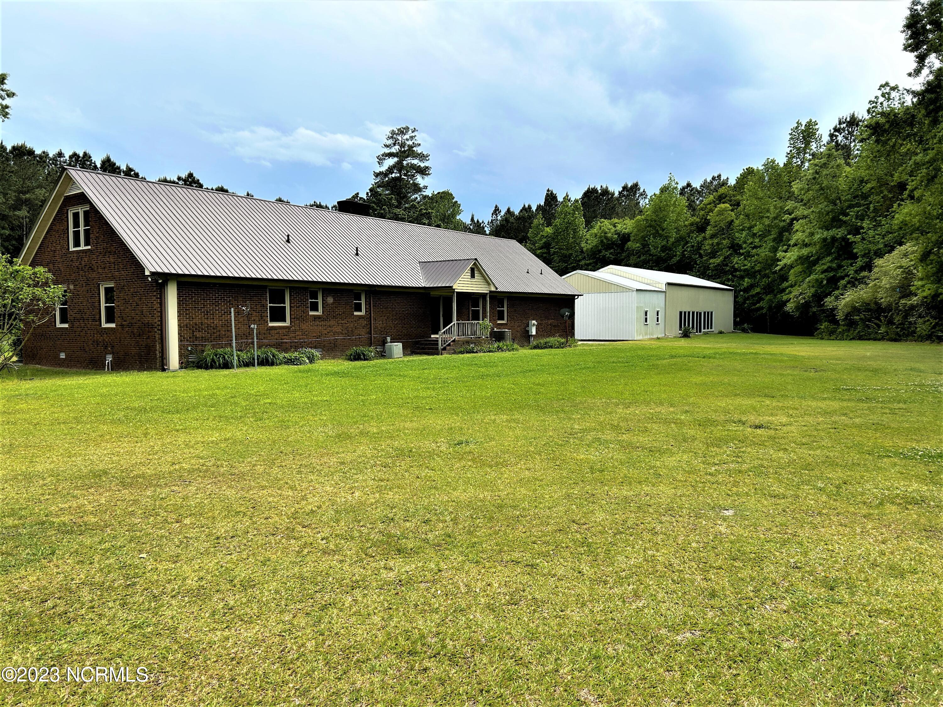 5182 Neuse Road Kinston, NC 28501 - Photo 39 of 46 Back of House