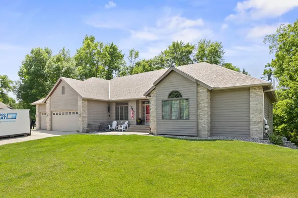 $469,900 | 760 Colorado Court Northwest, Hutchinson, MN 55350