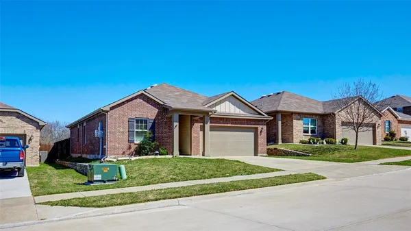 $315,000 | 741 Windsor Court, Lavon, TX 75166