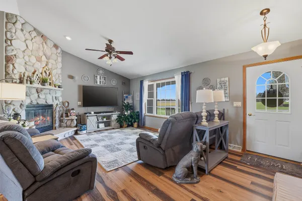 $599,900 | W7545 Country Drive, Beaver Dam, WI 53916