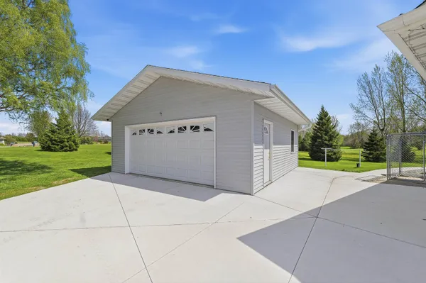 $599,900 | W7545 Country Drive, Beaver Dam, WI 53916