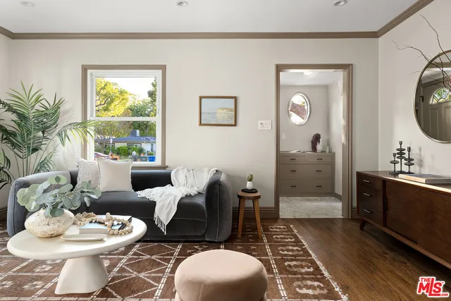 $1,249,000 | 644 North Screenland Drive, Burbank, CA 91505