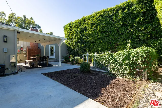 $1,249,000 | 644 North Screenland Drive, Burbank, CA 91505