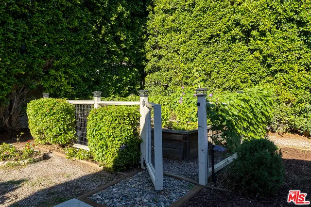 $1,249,000 | 644 North Screenland Drive, Burbank, CA 91505