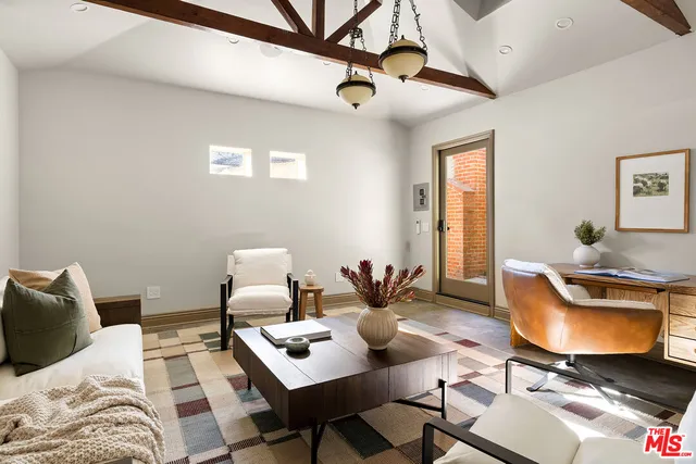 $1,249,000 | 644 North Screenland Drive, Burbank, CA 91505