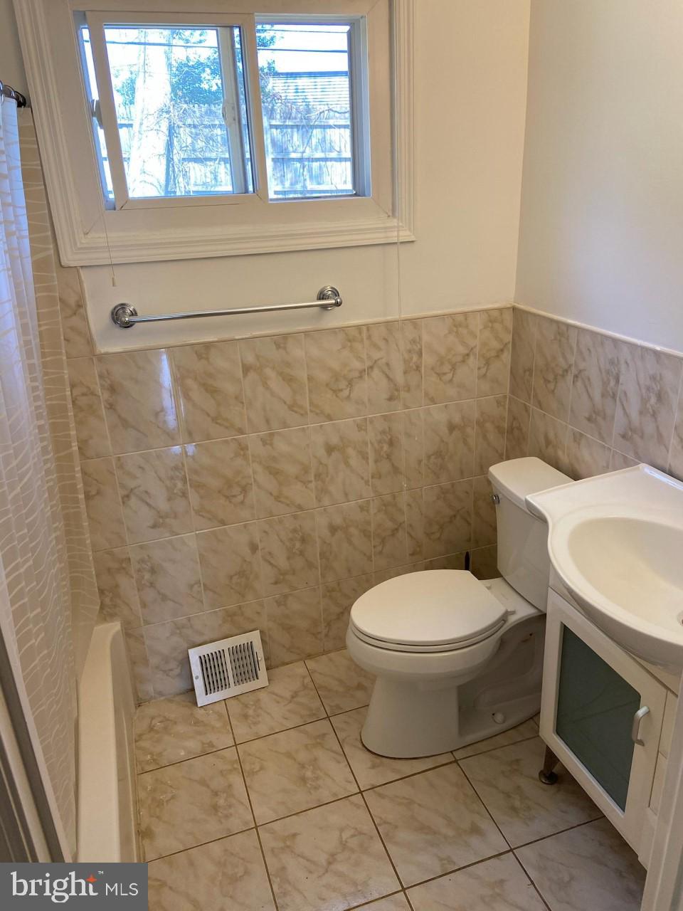3223 Primrose Road Philadelphia, PA 19114 - Photo 4 of 18 Gallery Image 4