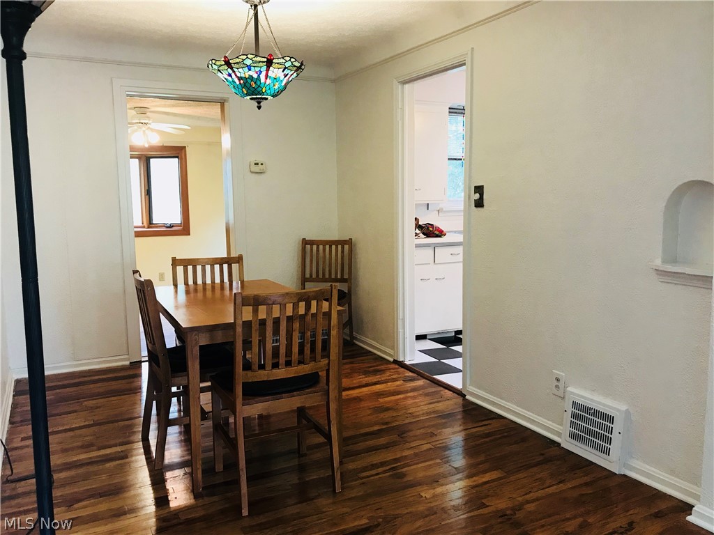 1416 Clearview Road Cleveland, OH 44124 - Photo 8 of 17