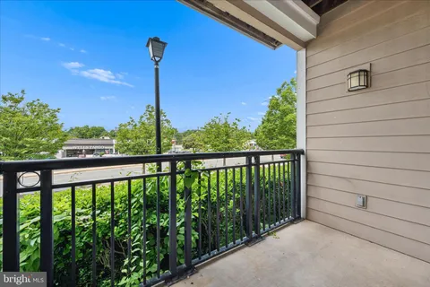 $340,000 | 501 Hungerford Drive, Unit 139, Rockville, MD 20850