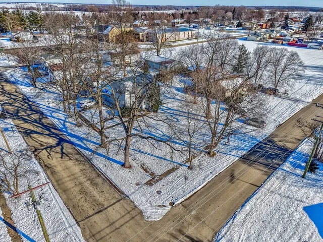 $295,000 | 415 North Sycamore Street, Somonauk, IL 60552