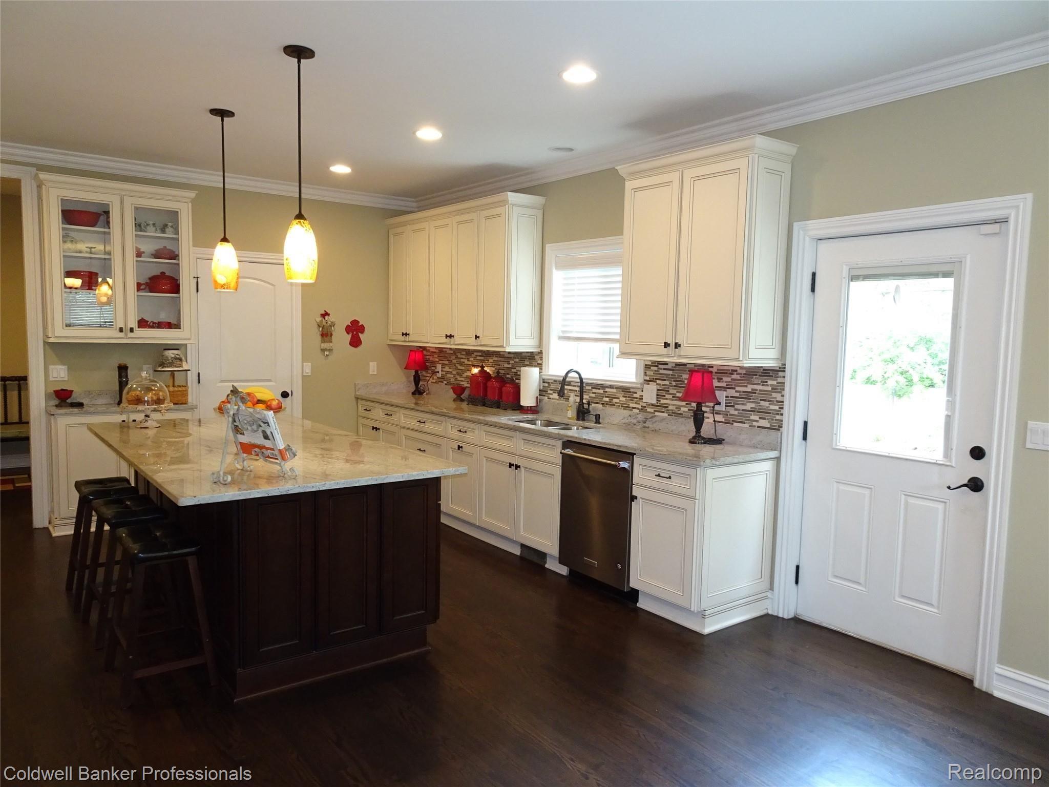 2741 Harrison Avenue Rochester, MI 48307 - Photo 12 of 65 DSC06008.JPG