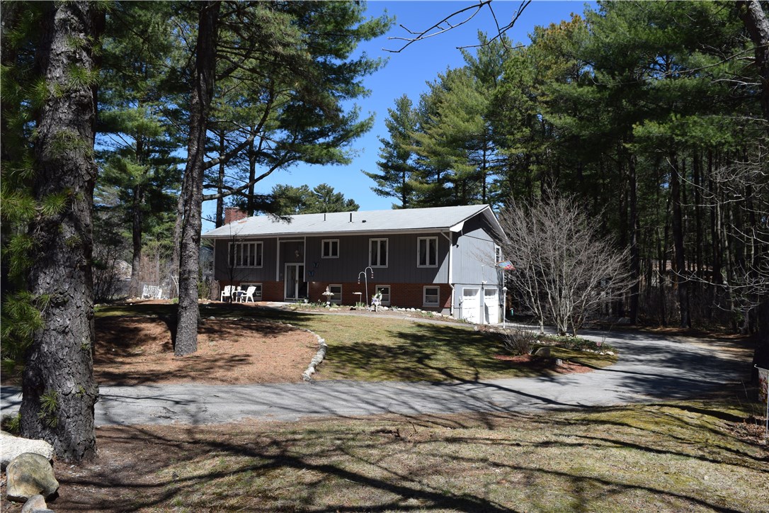 7 Magnolia Lane Coventry, RI 02816 - Photo 3 of 40