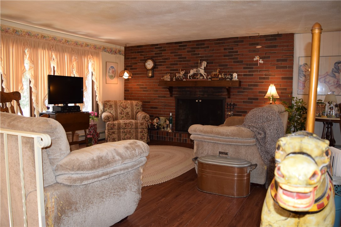 7 Magnolia Lane Coventry, RI 02816 - Photo 9 of 40