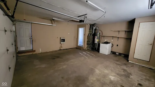 $1,275 | 2809 North Hawthorne Lane, Indianapolis, IN 46218