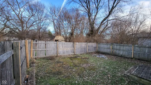 $1,275 | 2809 North Hawthorne Lane, Indianapolis, IN 46218
