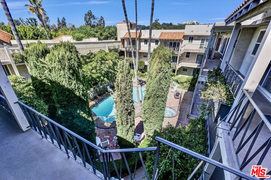 11670 Sunset Boulevard, Unit 303 Los Angeles, CA 90049 - Photo 22 of 32 a view of building from balcony