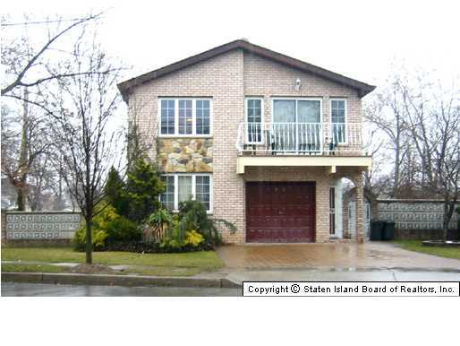 127 Foster Road Staten Island, NY 10309 - Photo 1 of 9 Primary Photo