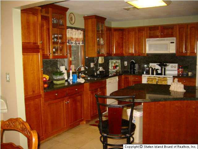 127 Foster Road Staten Island, NY 10309 - Photo 4 of 9 Additional Photo