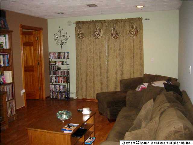 127 Foster Road Staten Island, NY 10309 - Photo 5 of 9 Additional Photo