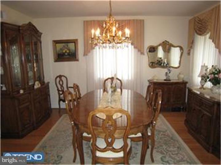 385 Sugartown Road Wayne, PA 19087 - Photo 4 of 13