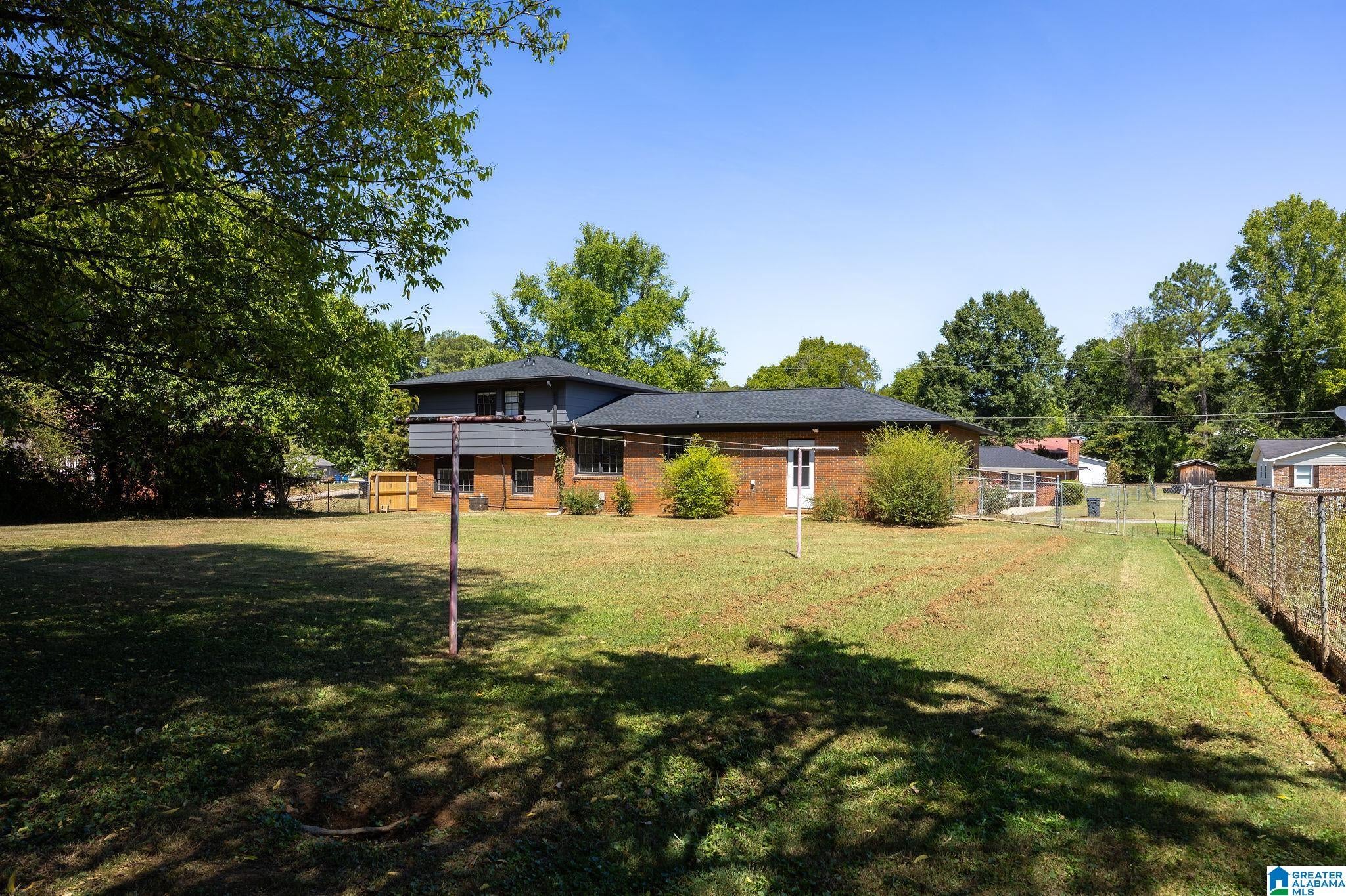 3904 Bramble Road Anniston, AL 36207 - Photo 4 of 37 Gallery Image 4